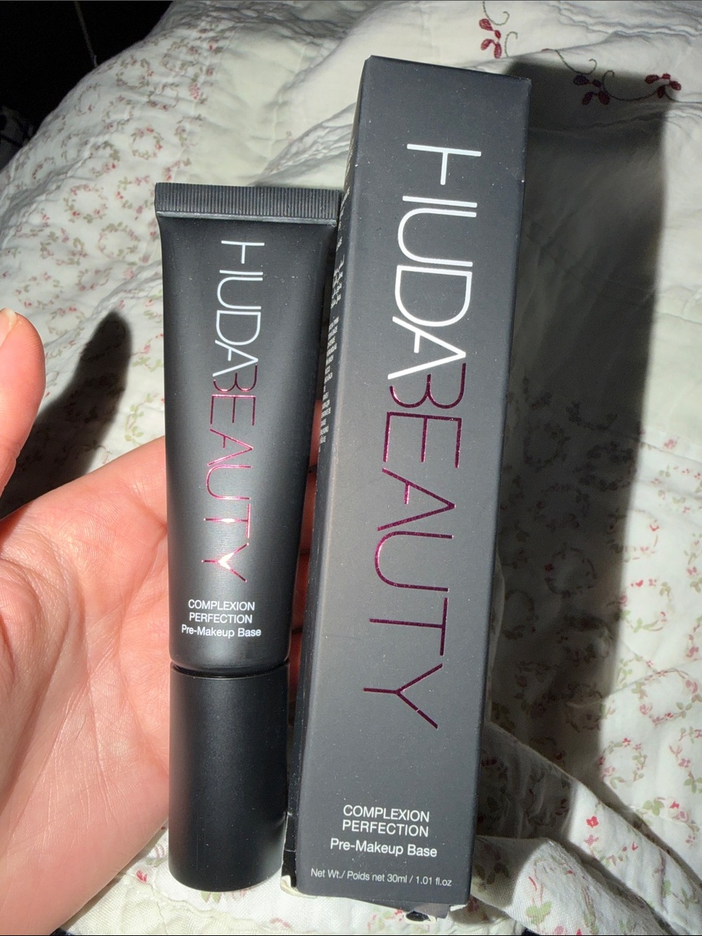 HUDA BEAUTY Complexion Perfection Pre-Makeup Base - Black